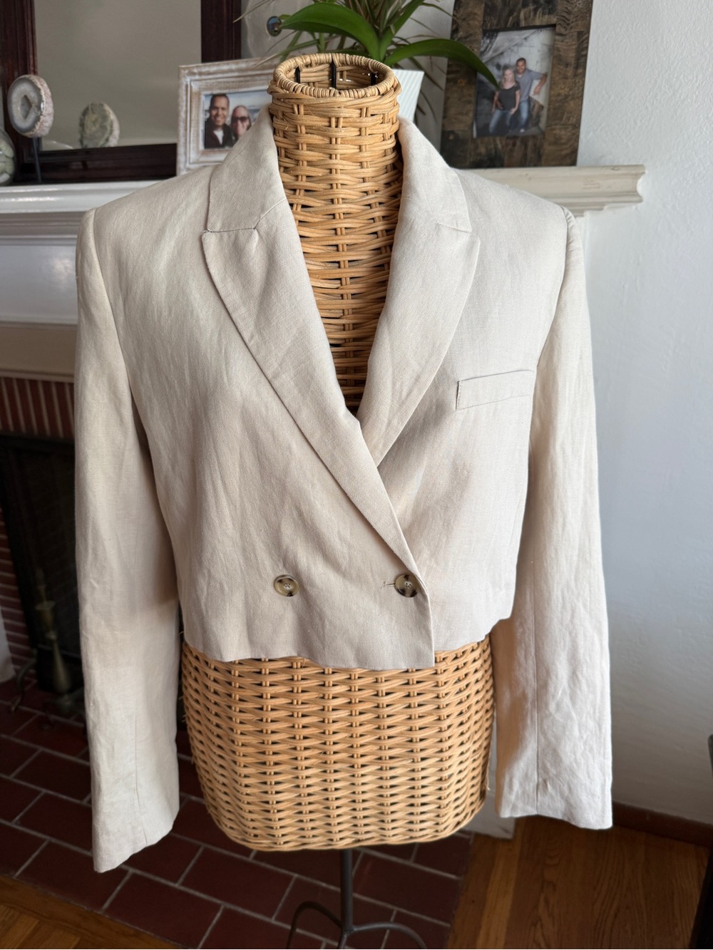 Zara cropped beige business casual chic blazer New S